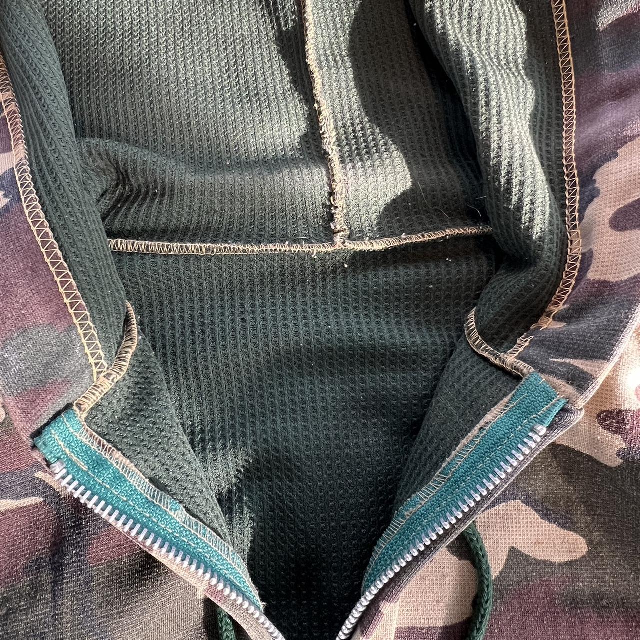 Vintage 90s Camo Waffle Thermal Zip-up!